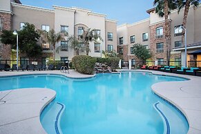 Holiday Inn Express & Suites Phoenix - Glendale Sports Dist by IHG