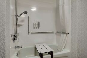 Hampton Inn & Suites St. Louis-Edwardsville