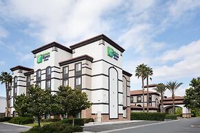 Holiday Inn Express and Suites Ontario Airport, an IHG Hotel