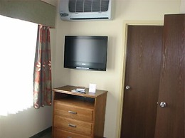 Randolph Inn and Suites
