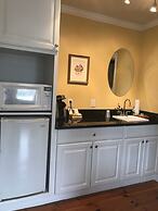 Essex Street Inn & Suites, Ascend Hotel Collection