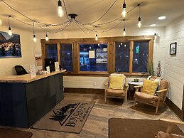 Box Canyon Lodge And Hot Springs