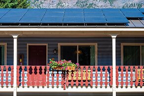 Box Canyon Lodge And Hot Springs