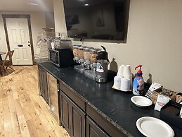 Box Canyon Lodge And Hot Springs