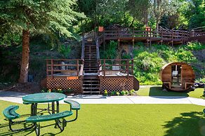 Box Canyon Lodge And Hot Springs