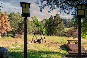 Box Canyon Lodge And Hot Springs