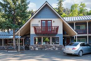 Box Canyon Lodge And Hot Springs