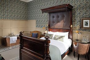 The Churchill Hotel