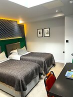 The Churchill Hotel