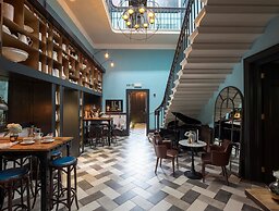 The Churchill Hotel