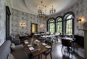 The Churchill Hotel