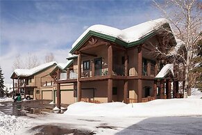 Saddle Creek Townhomes by Pioneer Ridge Management