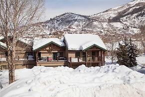 Saddle Creek Townhomes by Pioneer Ridge Management