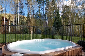 Scandinavian Lodge And Condominiums by Pioneer Ridge Mgmt