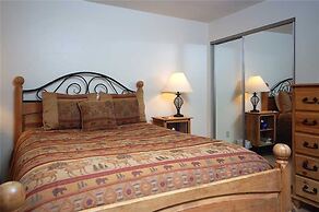 Scandinavian Lodge And Condominiums by Pioneer Ridge Mgmt