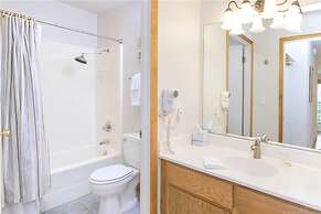 Scandinavian Lodge And Condominiums by Pioneer Ridge Mgmt