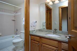 Scandinavian Lodge And Condominiums by Pioneer Ridge Mgmt