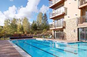 Scandinavian Lodge And Condominiums by Pioneer Ridge Mgmt