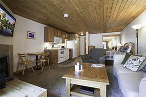 Scandinavian Lodge And Condominiums by Pioneer Ridge Mgmt