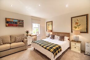 Torrs Warren Country House Hotel