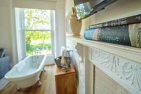 Torrs Warren Country House Hotel