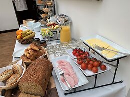 Torrs Warren Country House Hotel