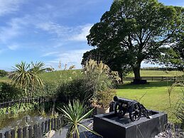 Torrs Warren Country House Hotel