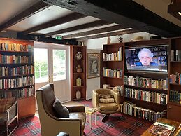 Torrs Warren Country House Hotel