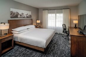 Delta Hotels by Marriott Huntington Mall