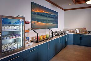 Delta Hotels by Marriott Huntington Mall