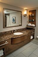 Delta Hotels by Marriott Huntington Mall