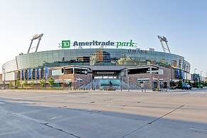 Hampton Inn & Suites Omaha-Downtown