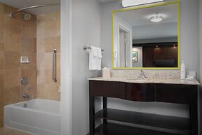 Hampton Inn & Suites Omaha-Downtown