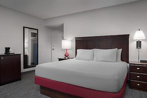 Hampton Inn & Suites Omaha-Downtown