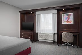 Hampton Inn & Suites Omaha-Downtown