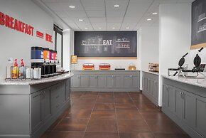 Hampton Inn & Suites Omaha-Downtown