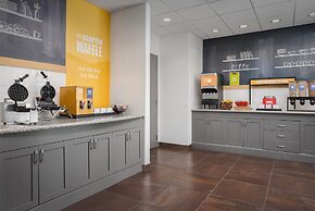 Hampton Inn & Suites Omaha-Downtown