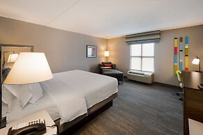 Hampton Inn & Suites Fredericksburg-at Celebrate Virginia