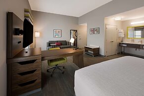 Hampton Inn & Suites Fredericksburg-at Celebrate Virginia
