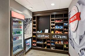 Hampton Inn & Suites Fredericksburg-at Celebrate Virginia