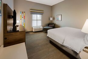 Hampton Inn & Suites Fredericksburg-at Celebrate Virginia