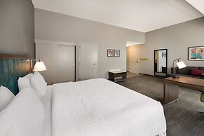 Hampton Inn & Suites Fredericksburg-at Celebrate Virginia
