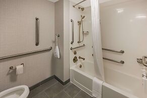 Hampton Inn & Suites Fredericksburg-at Celebrate Virginia