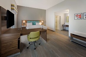 Hampton Inn & Suites Fredericksburg-at Celebrate Virginia