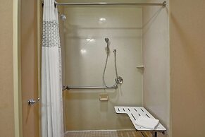 Hampton Inn & Suites Fredericksburg-at Celebrate Virginia