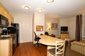 Candlewood Suites Ft Myers I-75 by IHG