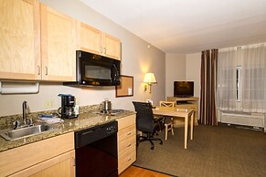 Candlewood Suites Ft Myers I-75 by IHG