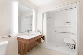 Holiday Inn Express & Suites Grande Prairie by IHG