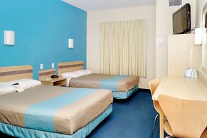 Motel 6 Peterborough, ON