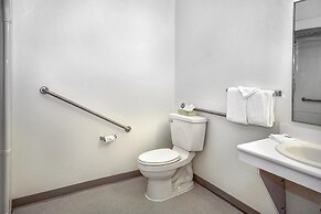 Motel 6 Peterborough, ON